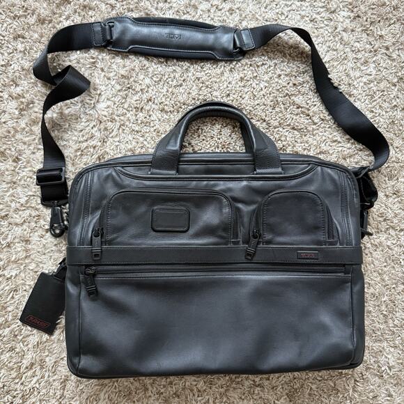 Tumi Black Leather Laptop Bag Messenger Briefcase T-Pass Shoulder Strap Travel